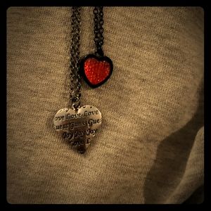 Guess 2 piece necklace